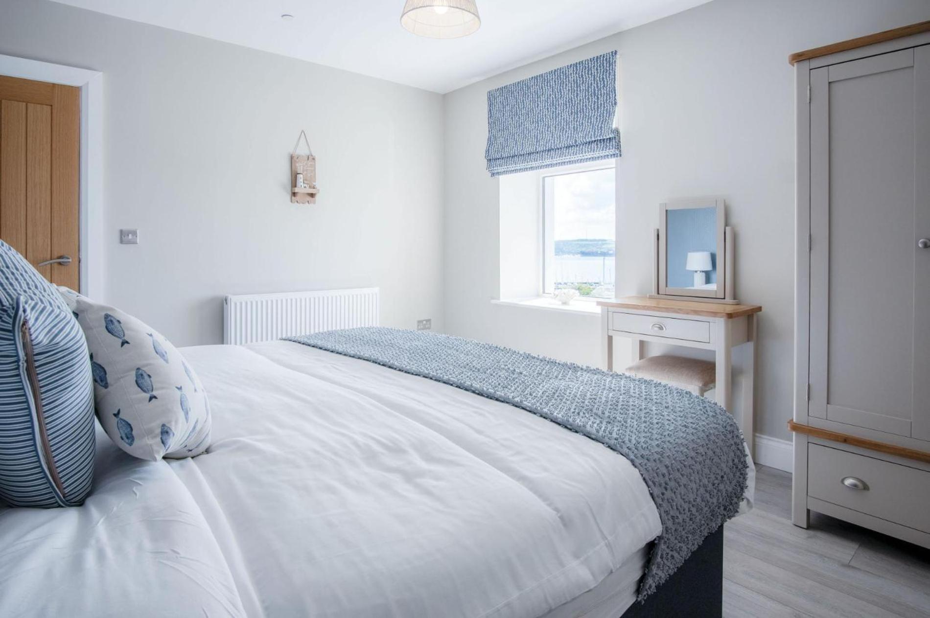 Haven View - 2 Bedroom Apartment - Milford Haven Zewnętrze zdjęcie